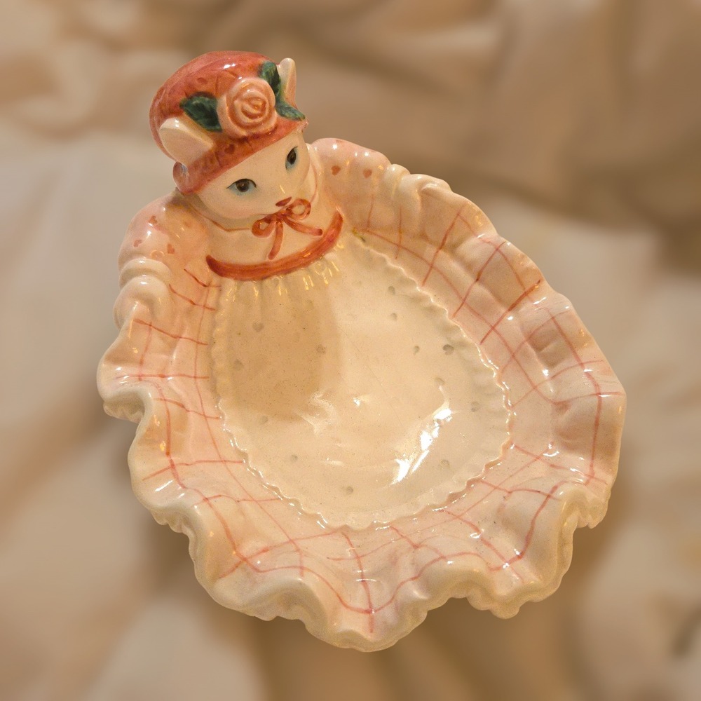 VTG 1990s Pink Cat Dish Fitz And Floyd White Bonnet Plaid Hand Painted Decor EUC